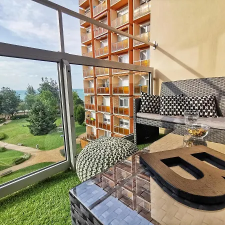 Szin-aranyhid Apartment