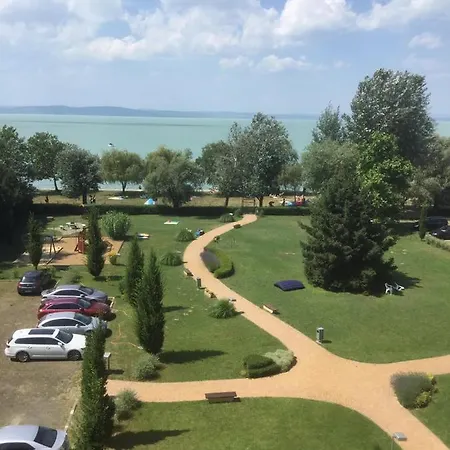 Szin-aranyhid Appartement